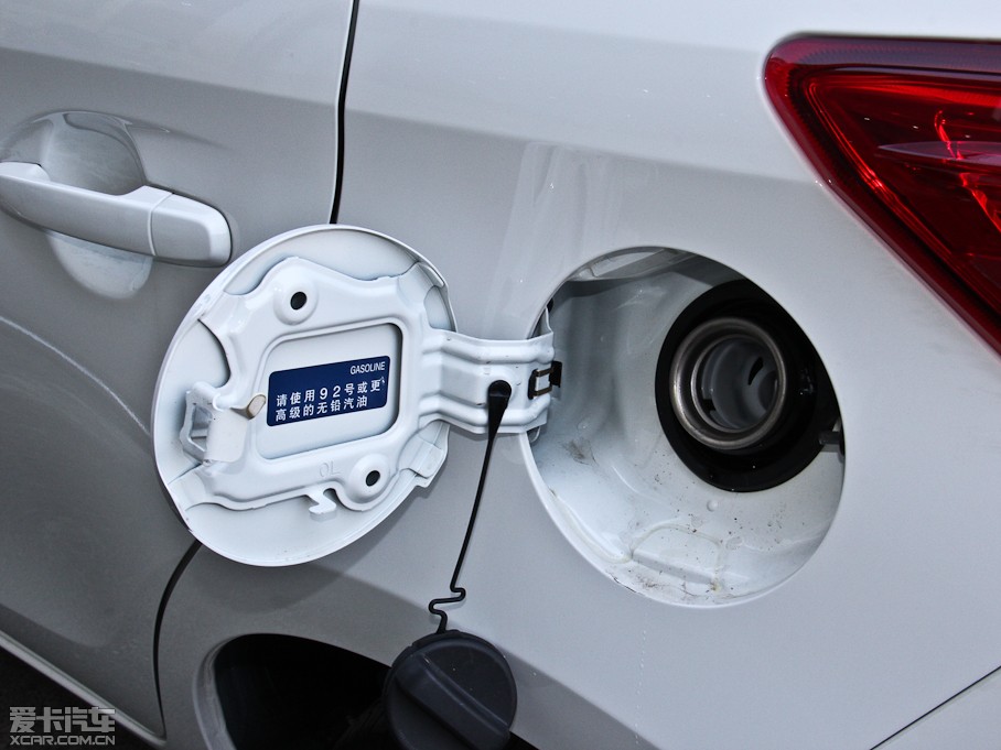 2014��YARiS L ���� 1.3E �ք��ȄӰ�