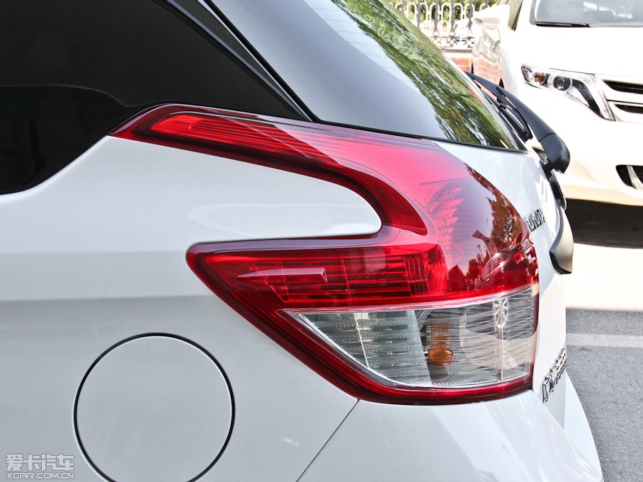 2014YARiS L  1.3E քȄӰ