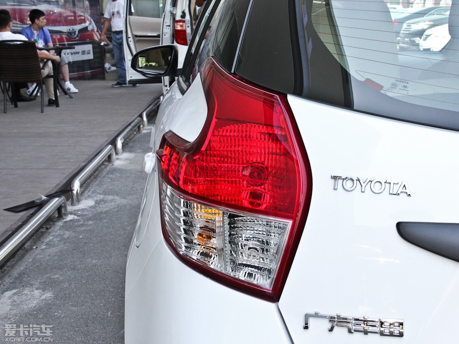 2014��YARiS L ���� 1.3E �ք��ȄӰ�