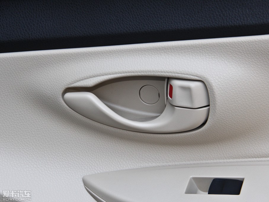 2014YARiS L  1.3E ք(dng)Ȅ(dng)