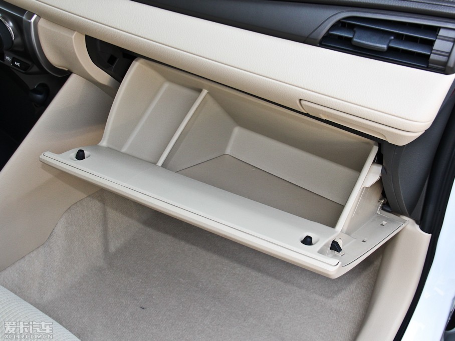 2014��YARiS L ���� 1.3E �ք��ȄӰ�