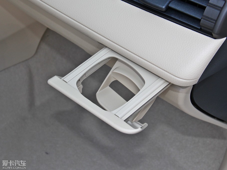 2014YARiS L  1.3E ք(dng)Ȅ(dng)