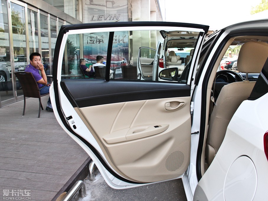 2014YARiS L  1.3E քȄӰ