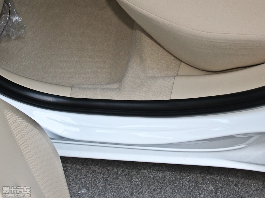 2014YARiS L  1.3E քȄӰ