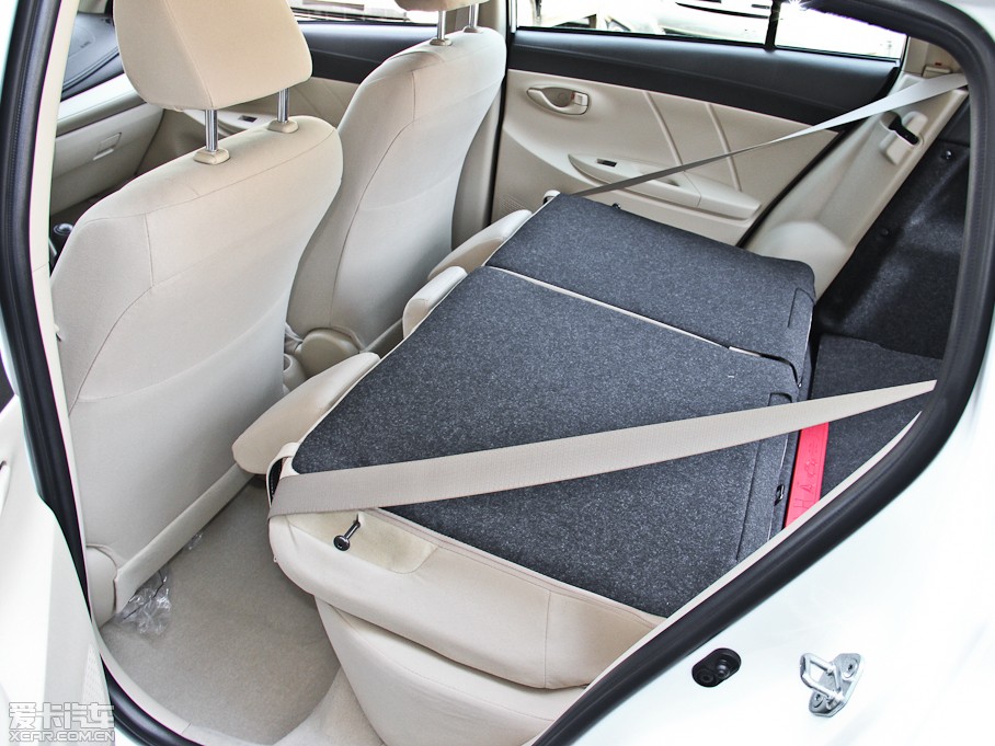 2014YARiS L  1.3E քȄӰ