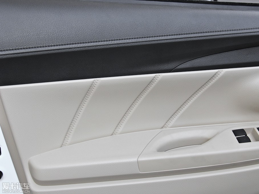 2014YARiS L  1.3E քȄӰ