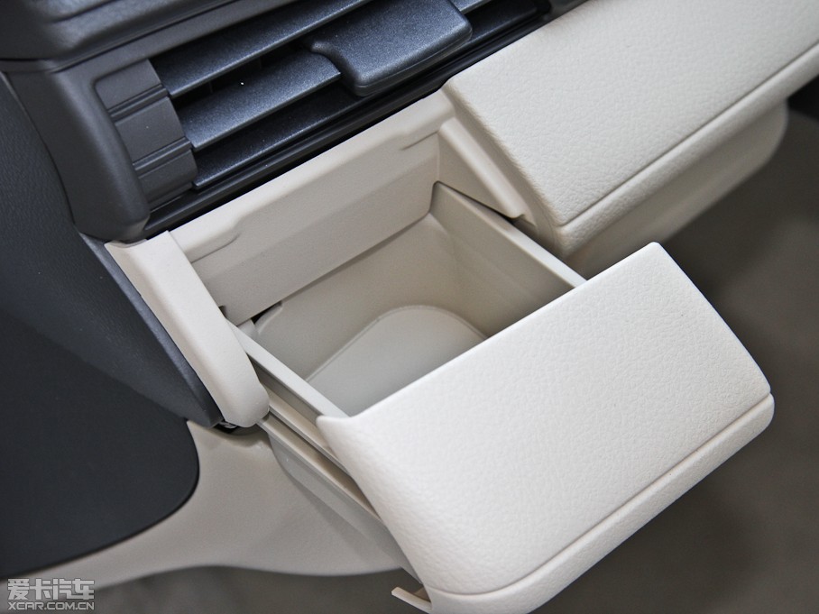 2014YARiS L  1.3E քȄӰ