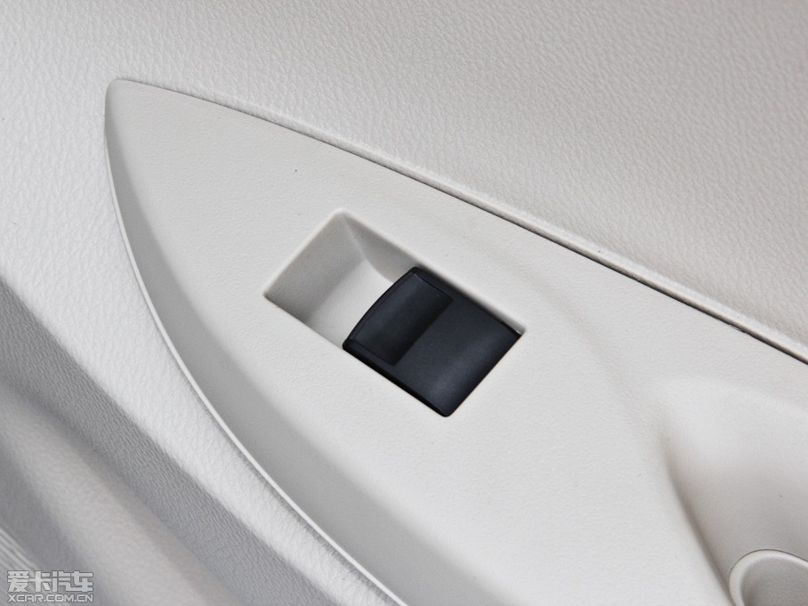 2014YARiS L  1.3E ք(dng)Ȅ(dng)