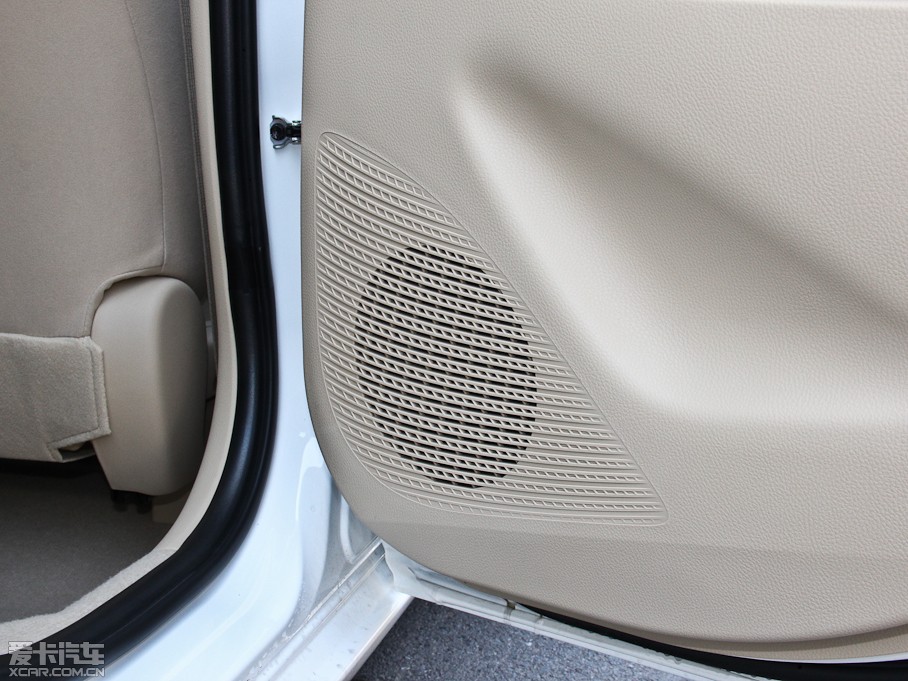 2014YARiS L  1.3E քȄӰ