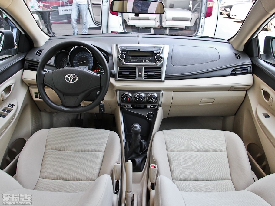 2014��YARiS L ���� 1.3E �ք��ȄӰ�