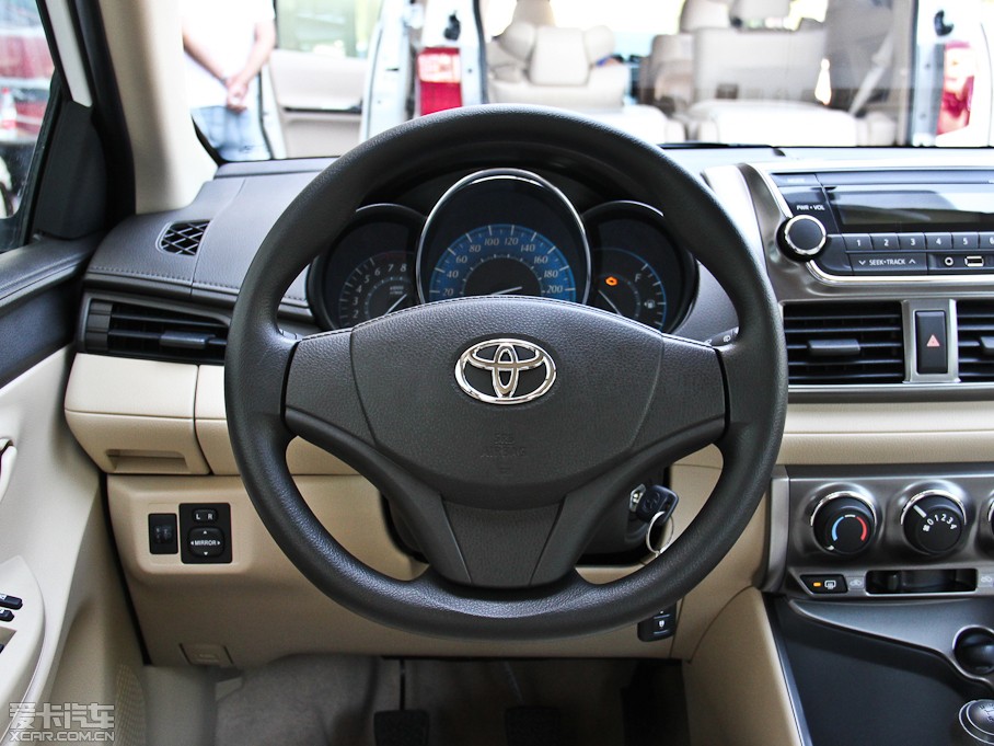 2014YARiS L  1.3E քȄӰ