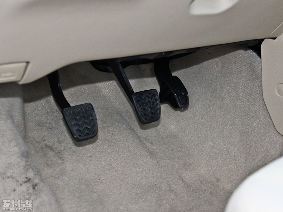 2014YARiS L  1.3E ք(dng)Ȅ(dng)