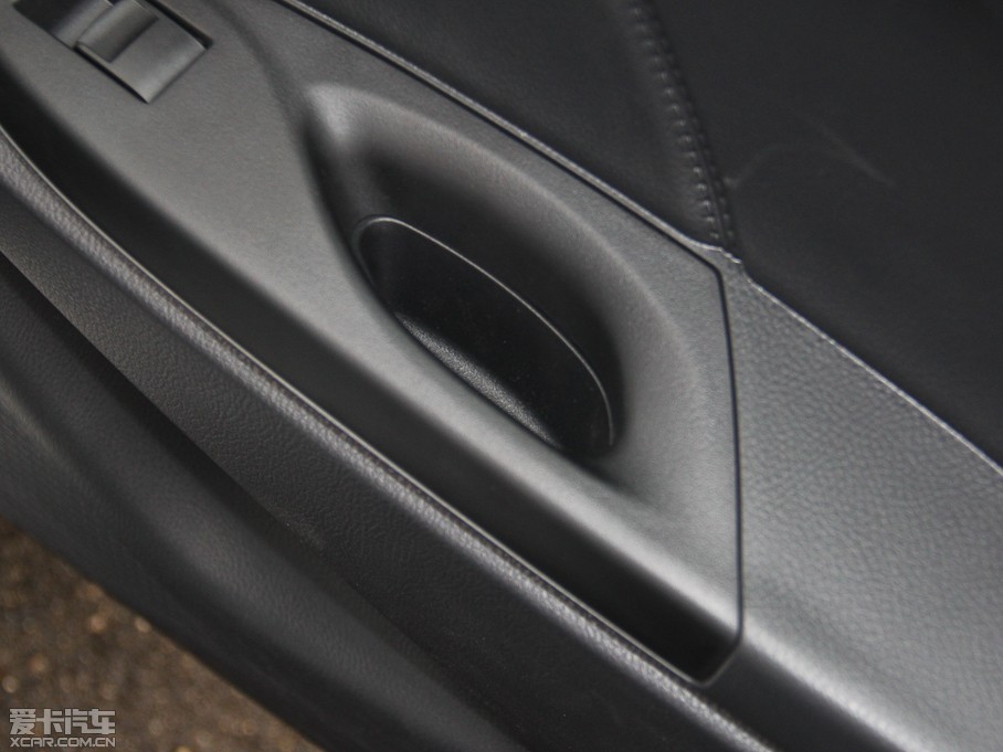 2014��YARiS L ���� 1.5G �ք��ńӰ�