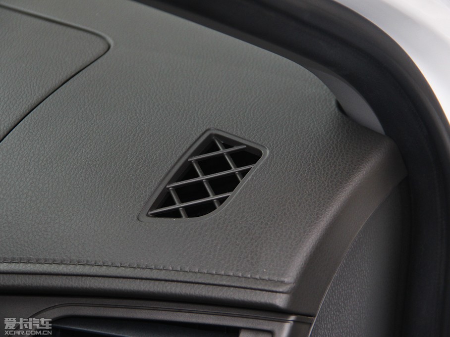 2014��YARiS L ���� 1.5G �ք��ńӰ�