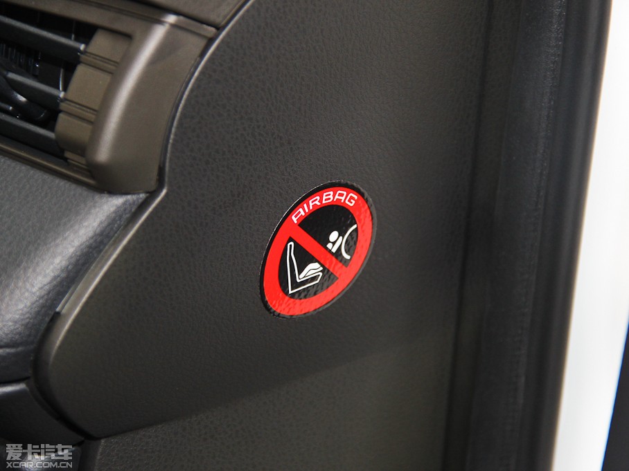 2014��YARiS L ���� 1.5G �ք��ńӰ�