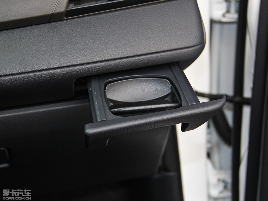 2014��YARiS L ���� 1.5G �ք��ńӰ�