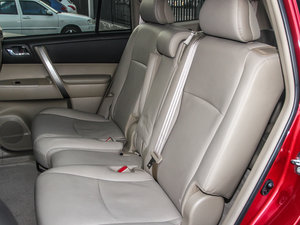 2013款2.7L 七座两驱紫金版 后排座椅