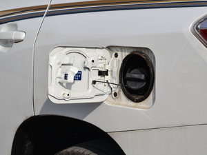 2013款2.7L 五座两驱紫金版 油箱盖
