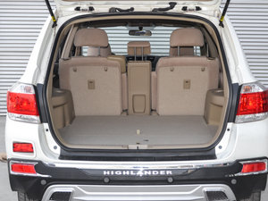 2013款2.7L 五座两驱紫金版 行李厢空间