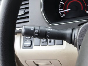 2013款2.7L 五座两驱紫金版 中控区