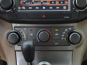 2013款2.7L 五座两驱紫金版 空调调节