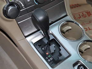 2013款2.7L 五座两驱紫金版 换挡杆