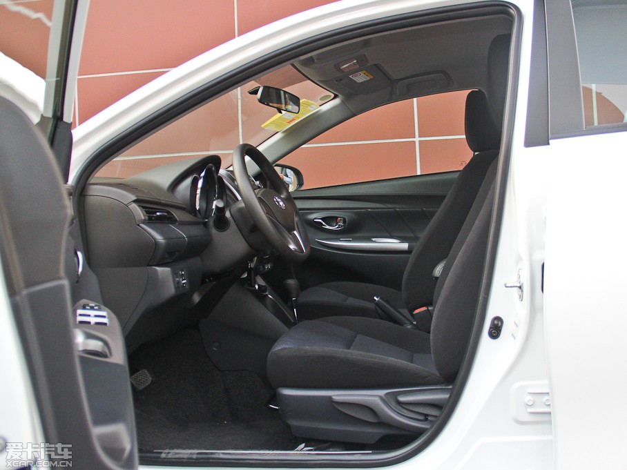 2015YARiS L  1.5E ԄȄӰ