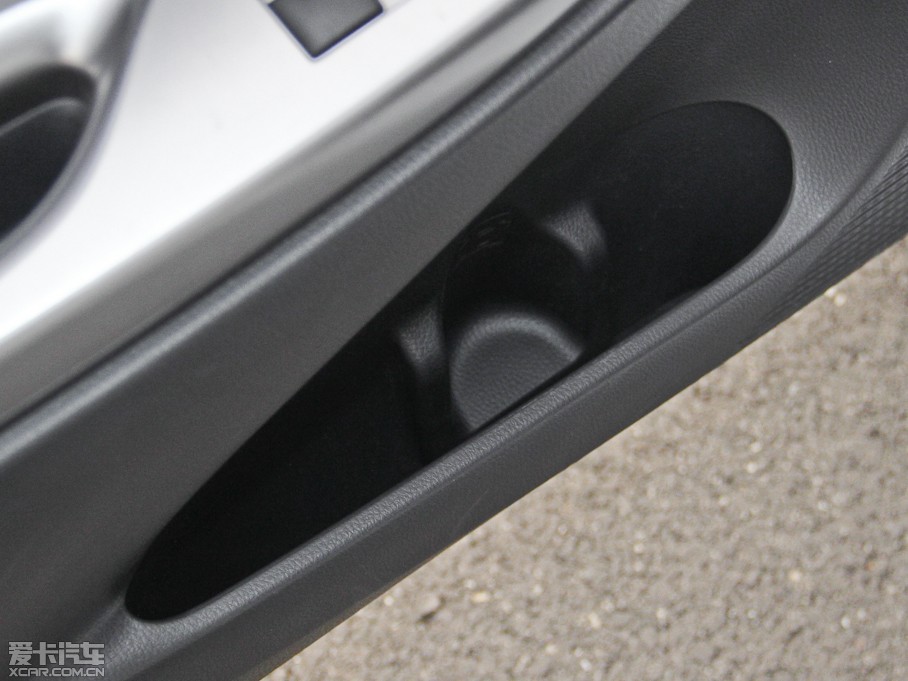 2015YARiS L  1.5E ԄȄӰ