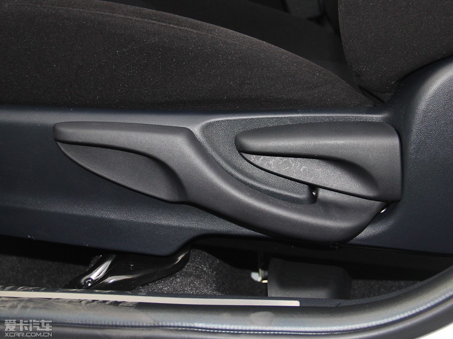 2015YARiS L  1.5E ԄȄӰ