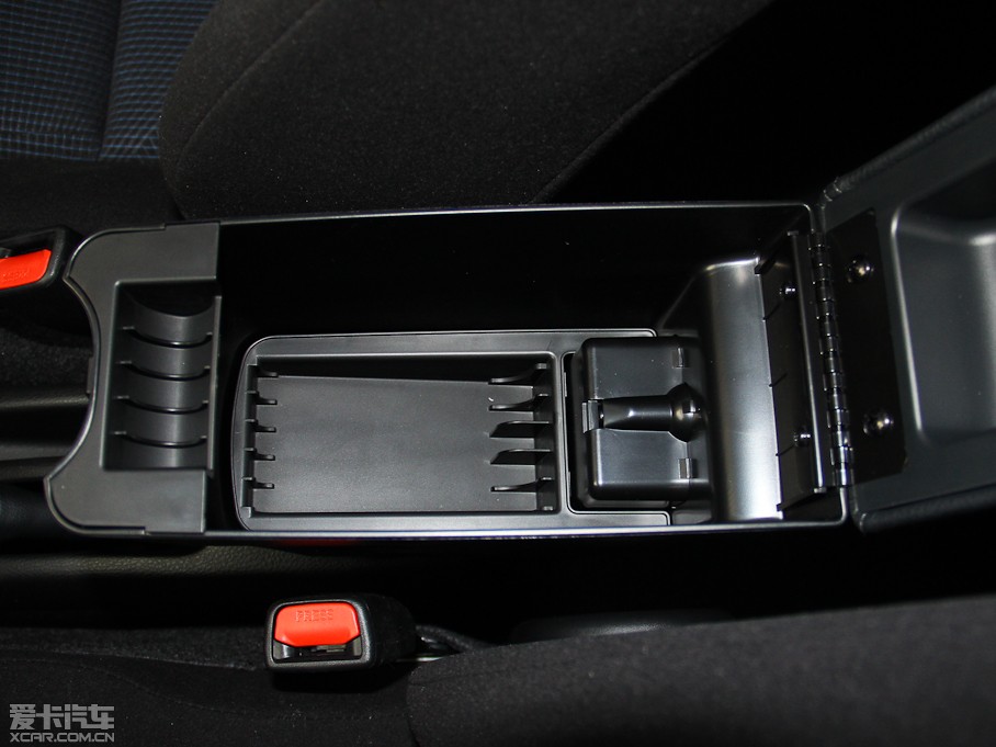 2015YARiS L  1.5E Ԅ(dng)Ȅ(dng)