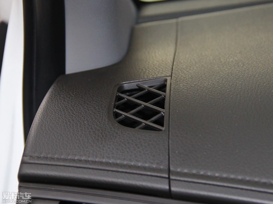 2015YARiS L  1.5E ԄȄӰ