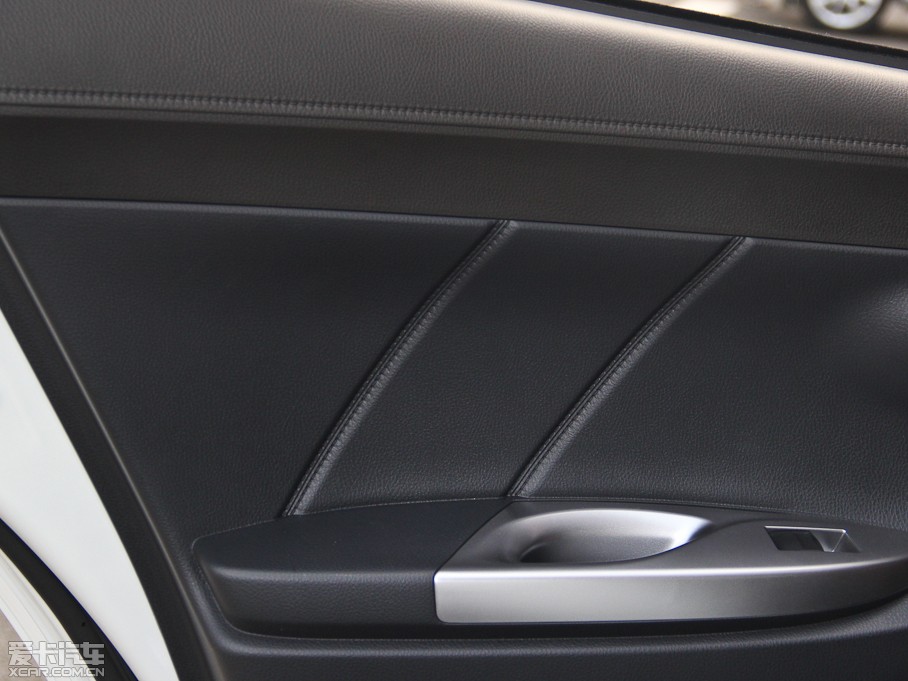 2015YARiS L  1.5E Ԅ(dng)Ȅ(dng)