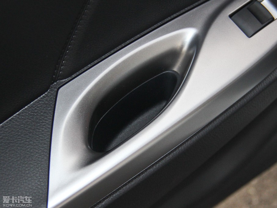 2015YARiS L  1.5E ԄȄӰ