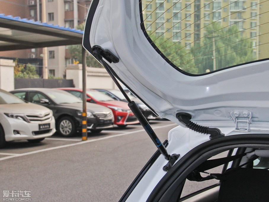 2015YARiS L  1.5E ԄȄӰ