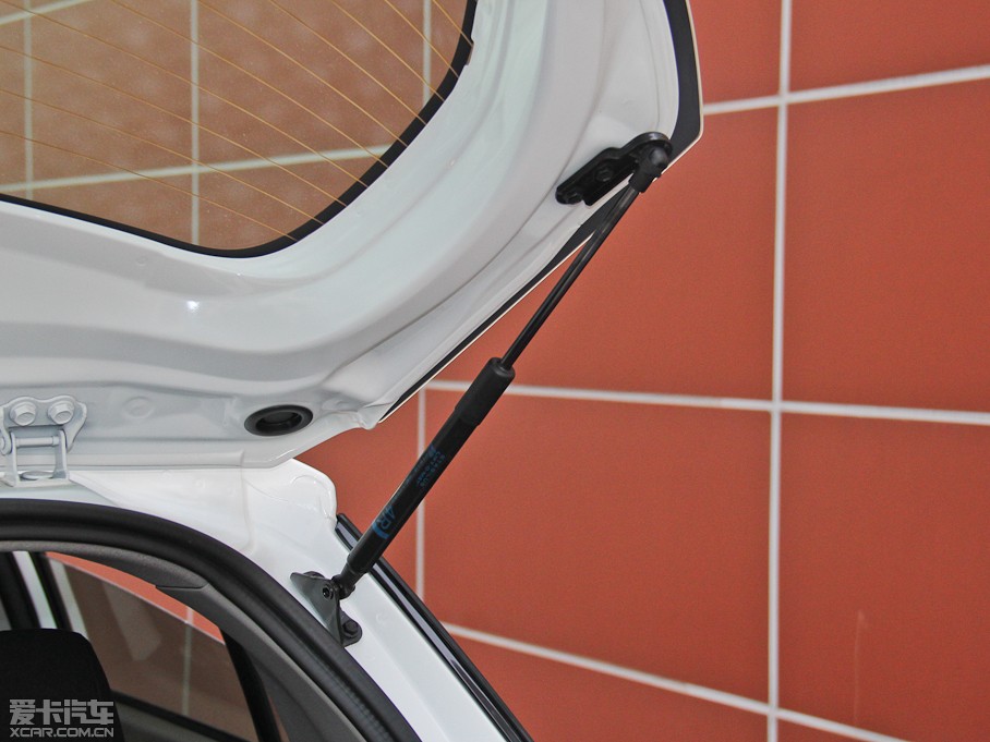 2015YARiS L  1.5E ԄȄӰ