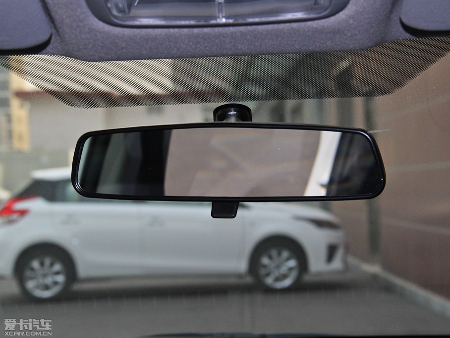 2015YARiS L  1.5E Ԅ(dng)Ȅ(dng)