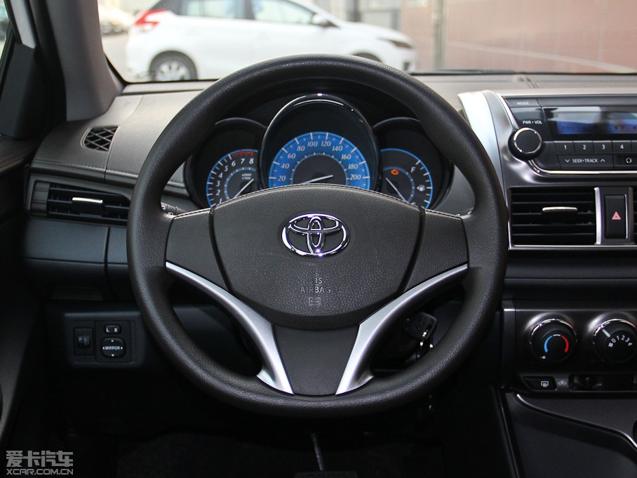 2015YARiS L  1.5E ԄȄӰ