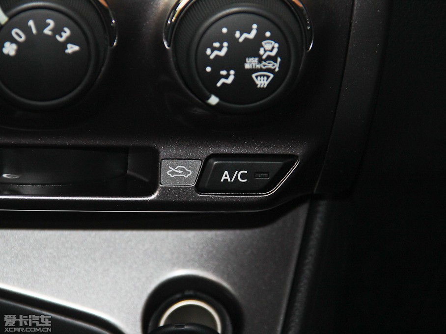 2015YARiS L  1.5E ԄȄӰ