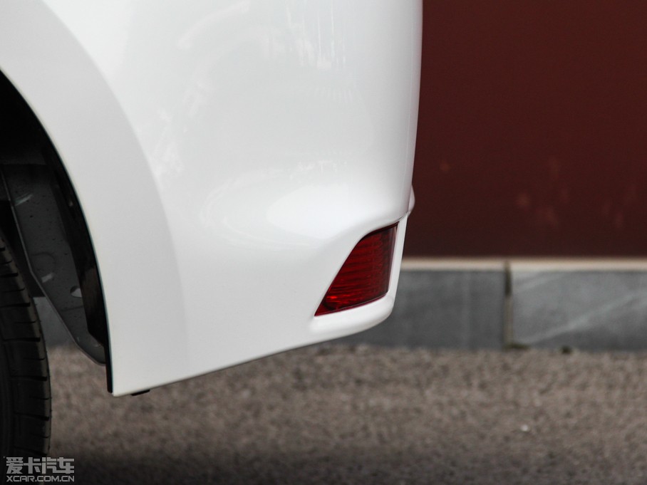 2015YARiS L  1.5G Ԅń촰؄e