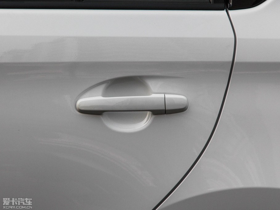 2015YARiS L  1.5G Ԅń촰؄e