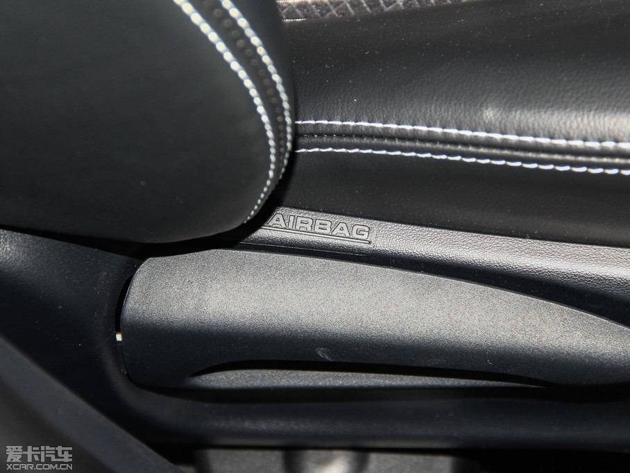 2015YARiS L  1.5G Ԅń촰؄e