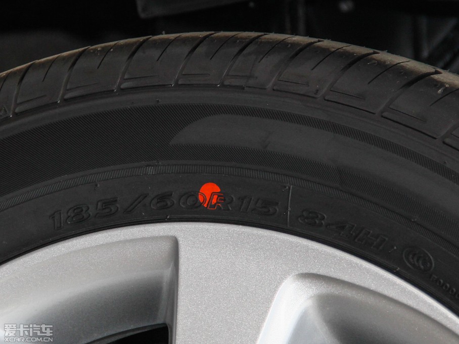 2015YARiS L  1.5G Ԅń촰؄e