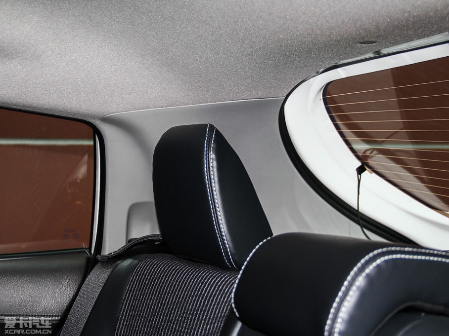 2015YARiS L  1.5G Ԅń촰؄e