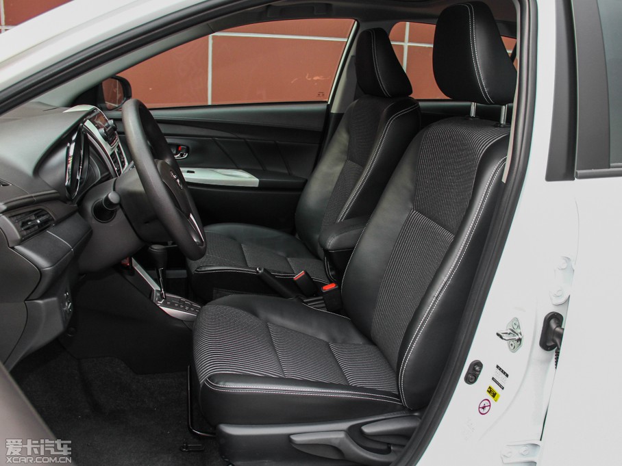 2015YARiS L  1.5G Ԅń촰؄e