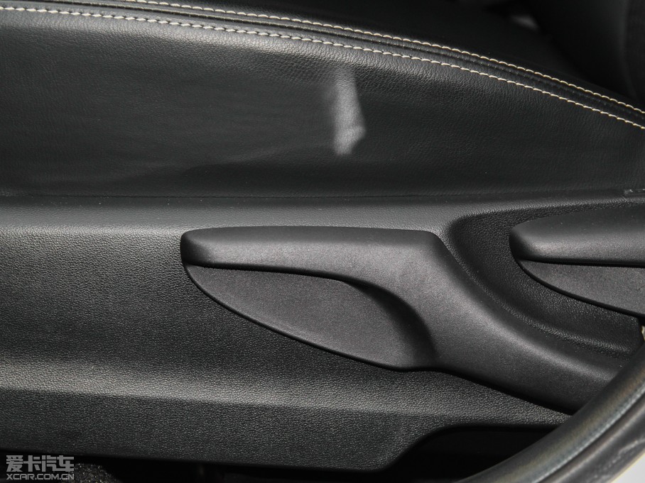 2015YARiS L  1.5G Ԅń촰؄e