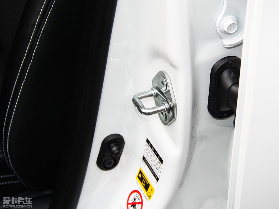 2015YARiS L  1.5G Ԅ(dng)ń(dng)촰؄e