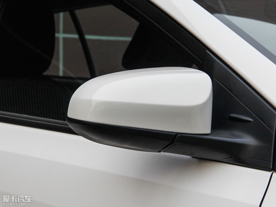 2015YARiS L  1.5G Ԅń촰؄e