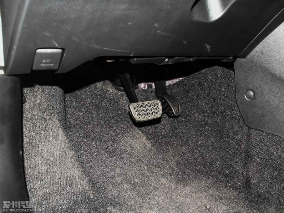 2015YARiS L  1.5G Ԅń촰؄e