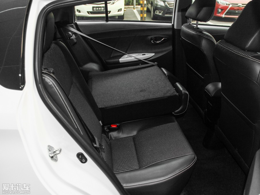 2015YARiS L  1.5G Ԅń촰؄e