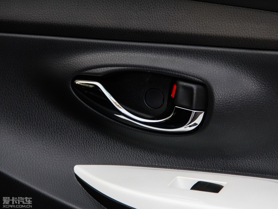 2015YARiS L  1.5G Ԅń촰؄e